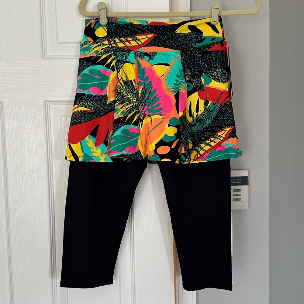 Dona Jo Tropical Print Skirted Leggings
